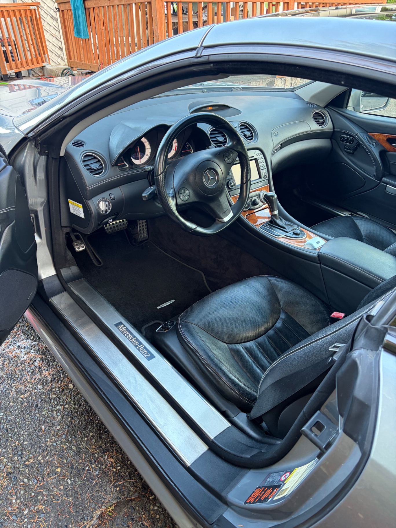 Mercedes SL cockpit after interior detail